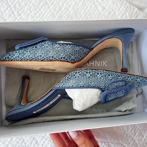 Manolo Blahnik size 39 new in box